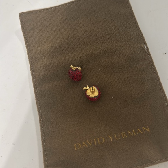 Kate Spade Apple Sutd Earrings 🍎 - Picture 2 of 3
